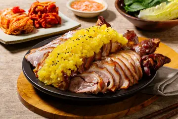 돈통마늘보쌈 세곡신도시점