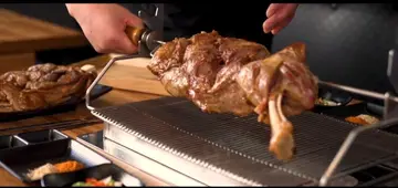 순한양꼬치 양다리 걸쳐