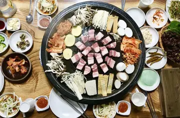 엄지솥뚜껑삼겹살