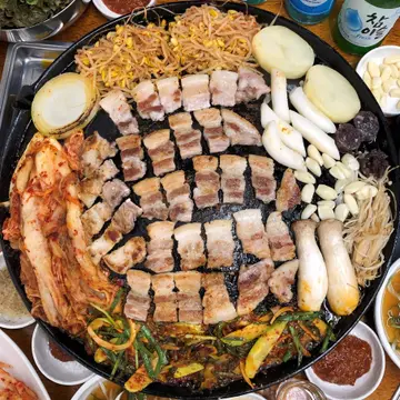 고덕칡냉면 솥뚜껑삼겹살