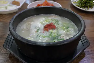 농가보쌈족발 순대국