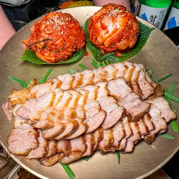 깐깐한족발 용봉점